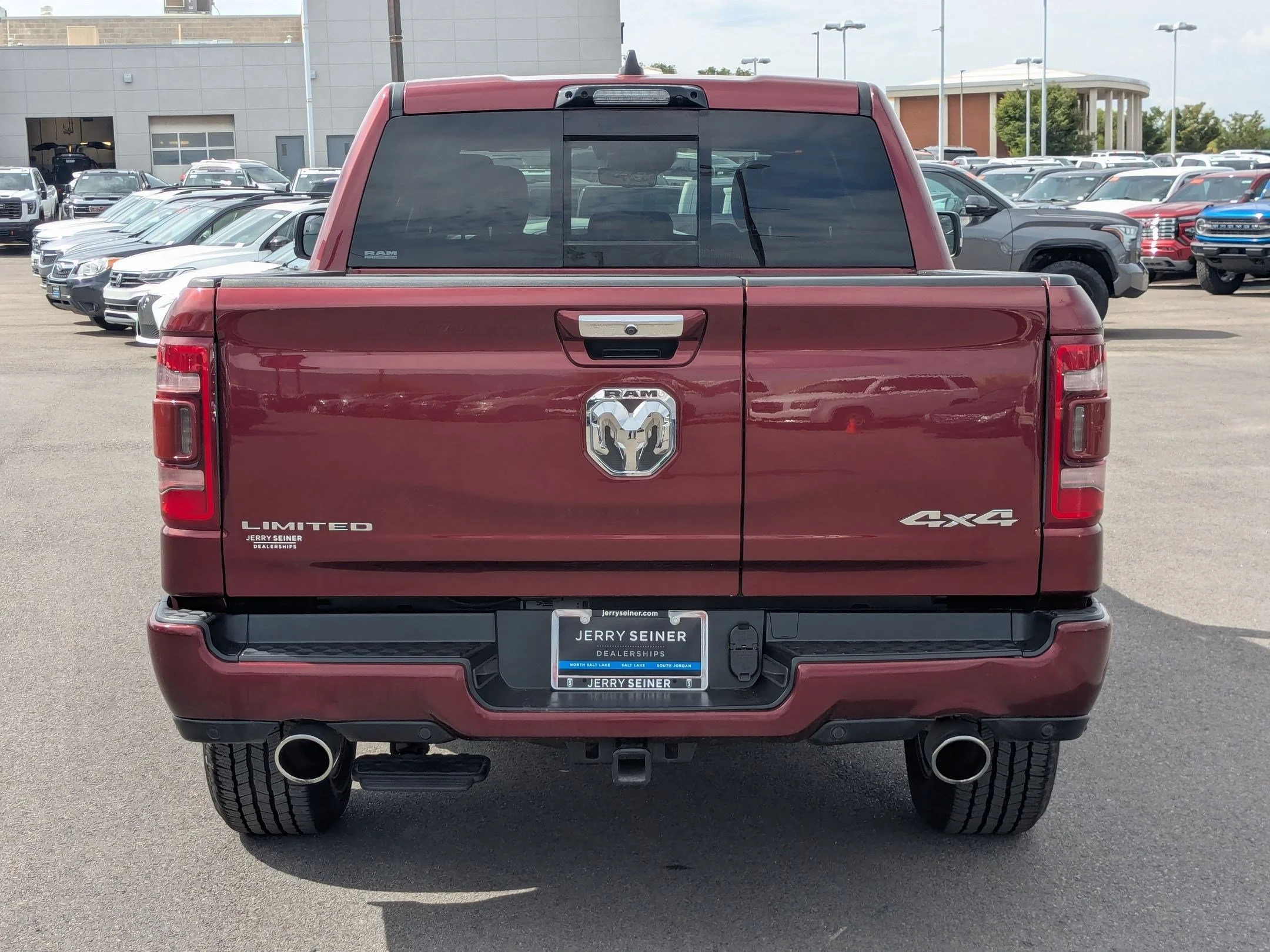 Used 2021 Delmonico Red Pearlcoat Ram Limited image 5