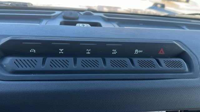 Used 2025 Shadow Black Ford Badlands image 28