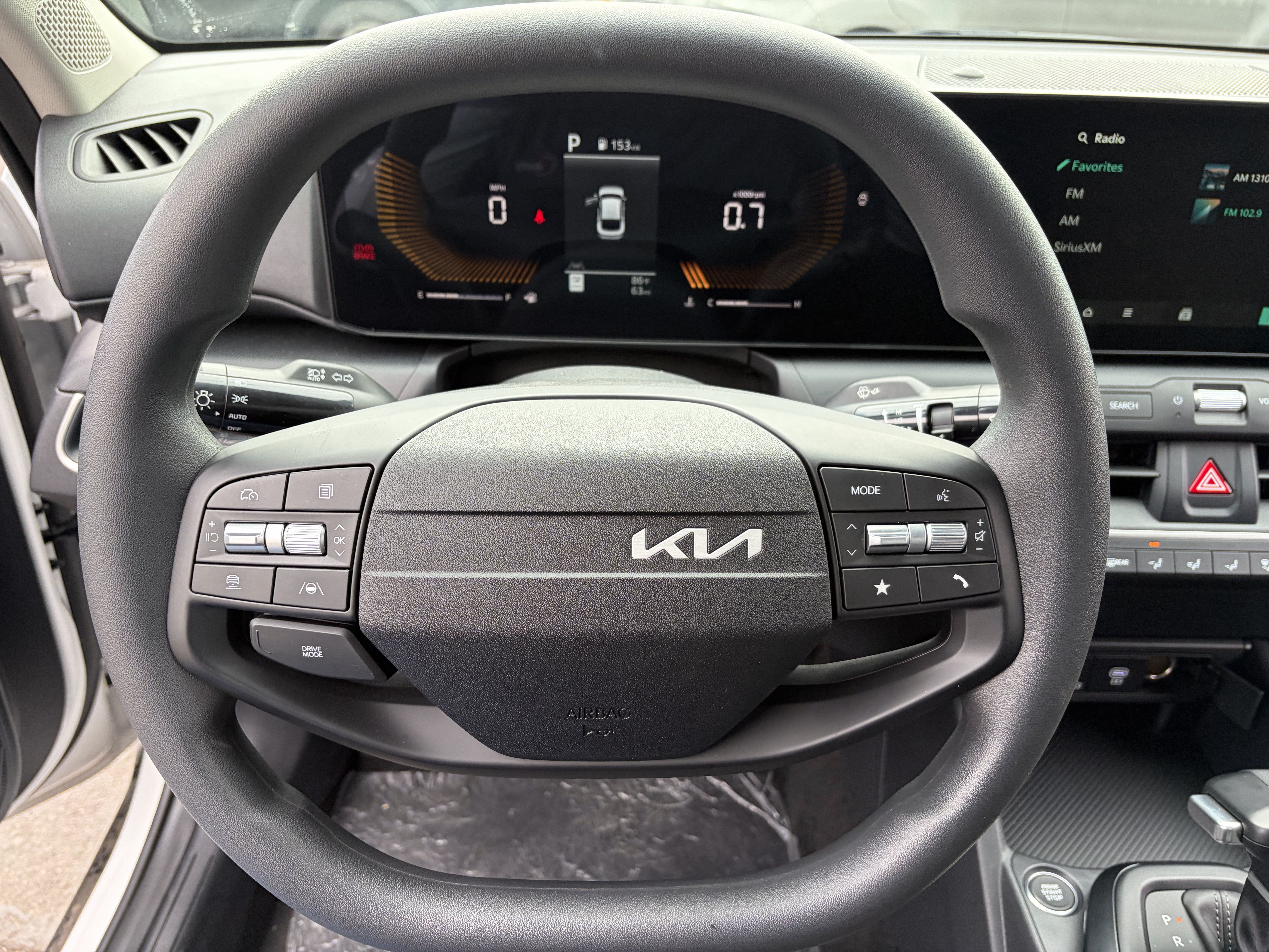 New 2026 Snow White Pearl Kia LXS image 21