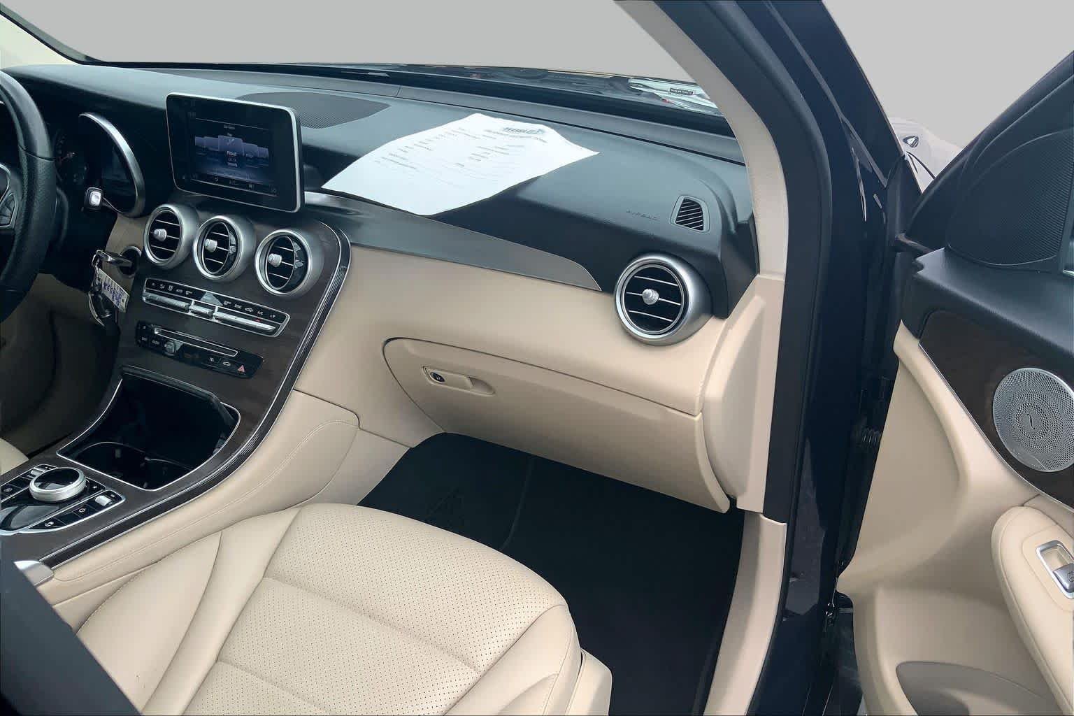Used 2019 Lunar Blue Metallic Mercedes-Benz GLC 300 image 18