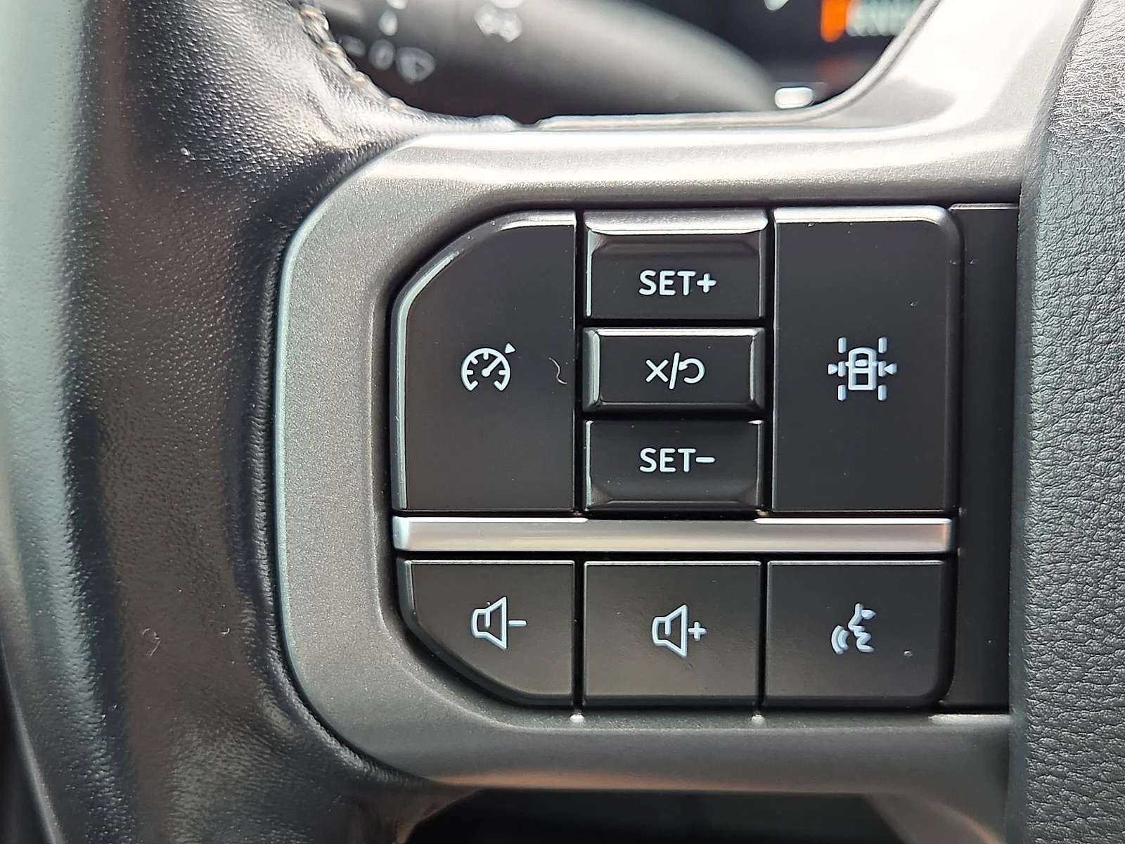 Used 2021 Carbonized Gray Metallic Ford LARIAT image 21