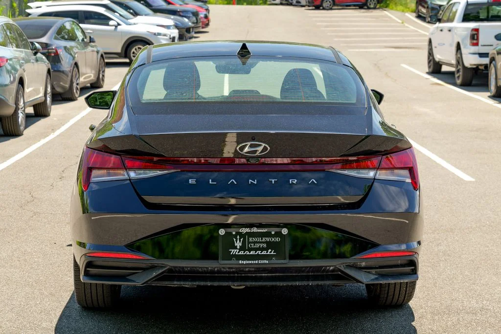 Used 2023 Onyx Black Hyundai SEL image 6