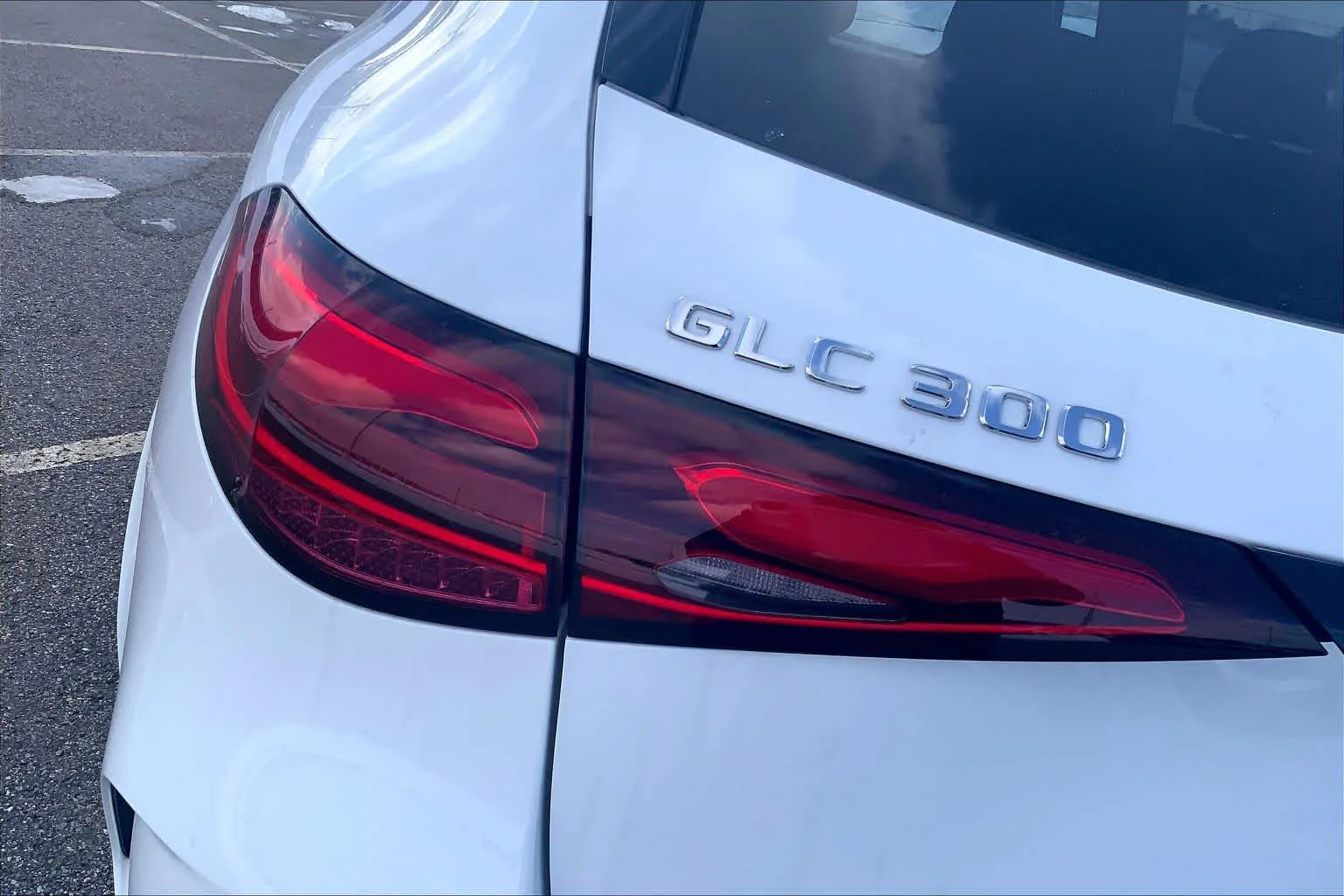 New 2026 Polar White Mercedes-Benz GLC 300 image 6