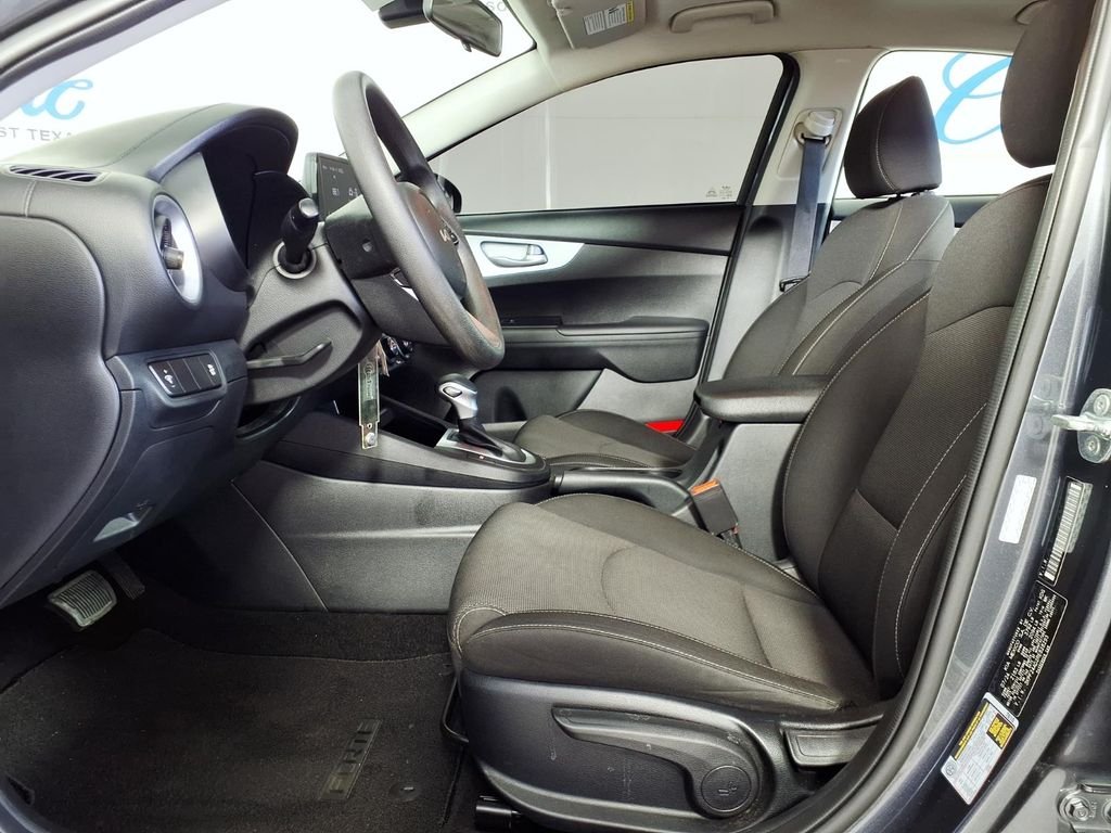 Used 2024 Gray Kia LXS image 9