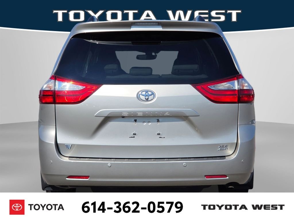 Used 2017  Toyota XLE image 8