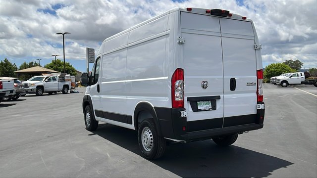 New 2026 Bright White Clearcoat RAM Tradesman image 5