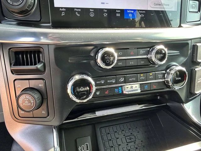 New 2026 Oxford White Ford Lariat image 12