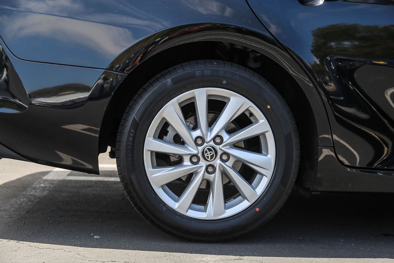 2024 Toyota Camry LE - Photo 8