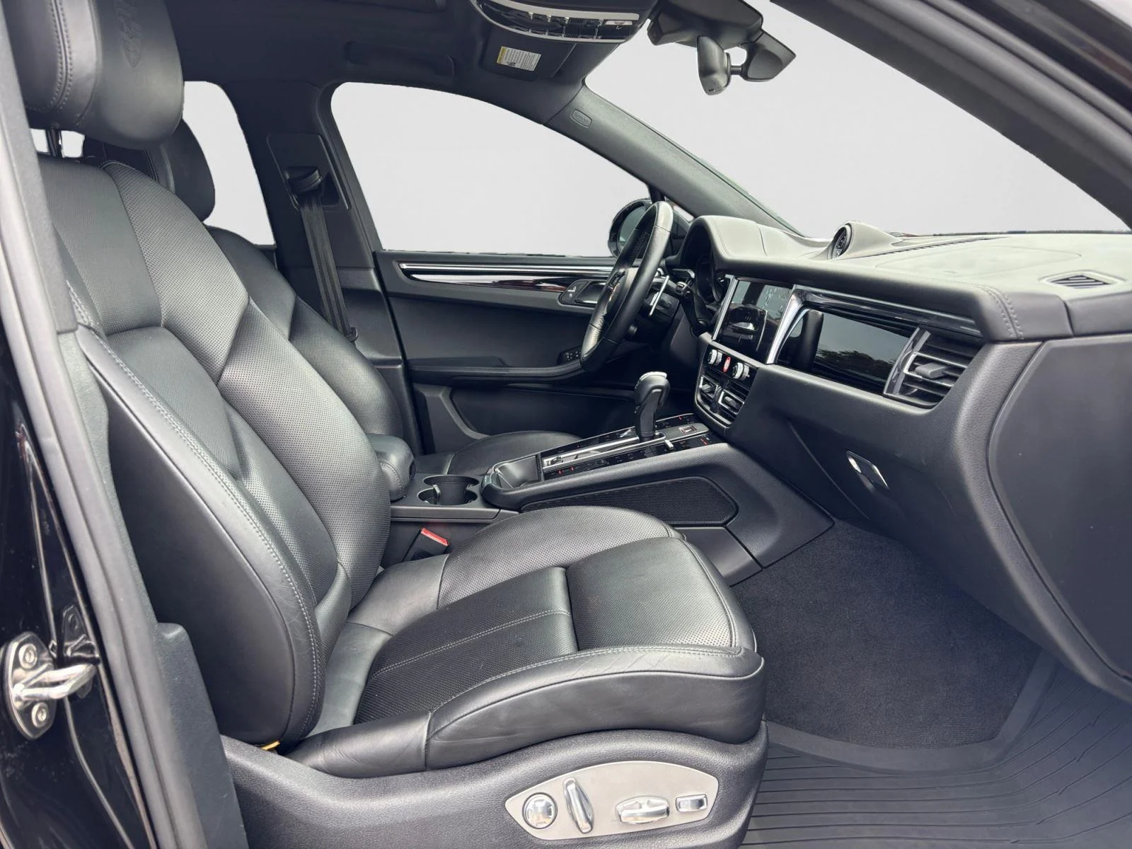 Used 2022 Jet Black Metallic Porsche S image 15