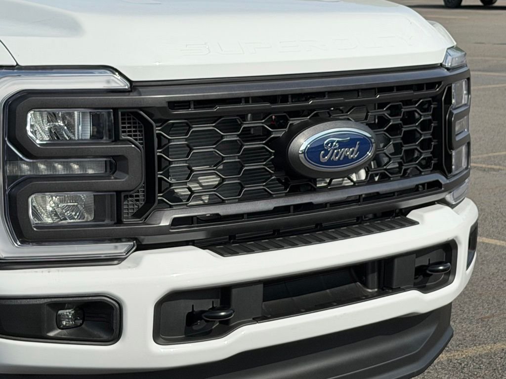 New 2026 Oxford White Ford F-350® XL image 21
