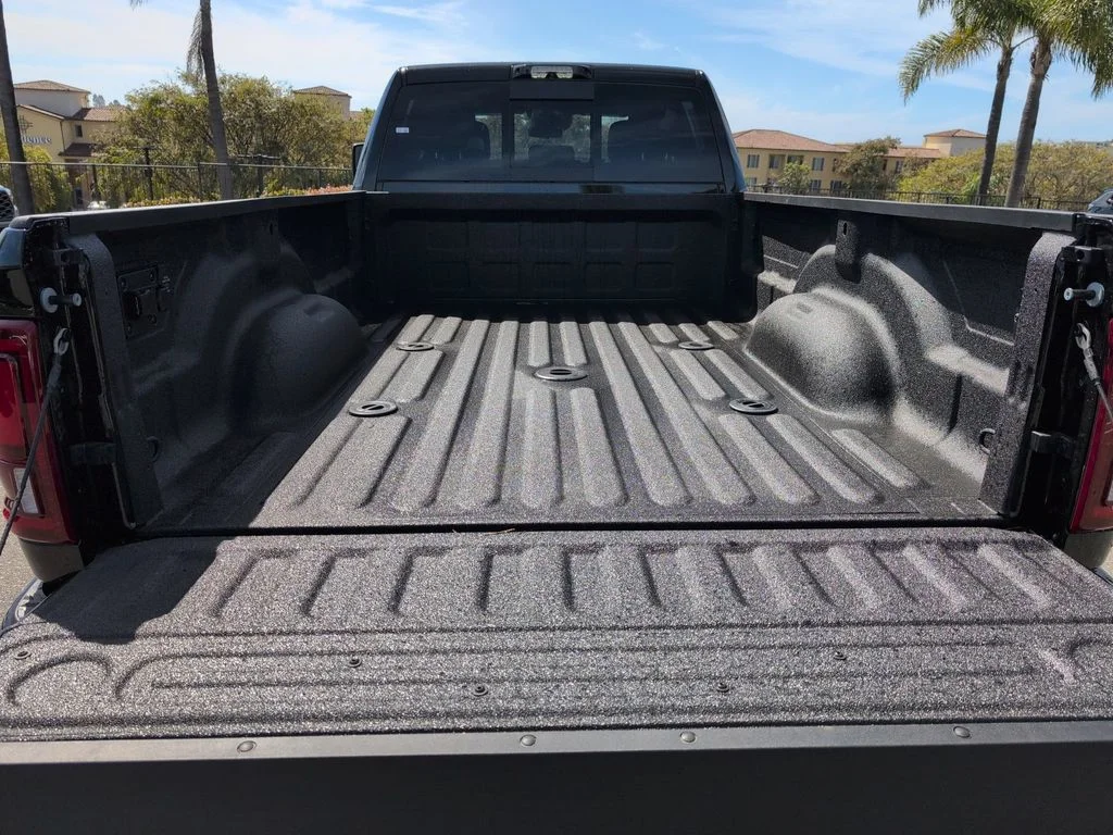 New 2026 Diamond Black Crystal Pearl-Coat Exterior Paint RAM Big Horn image 22