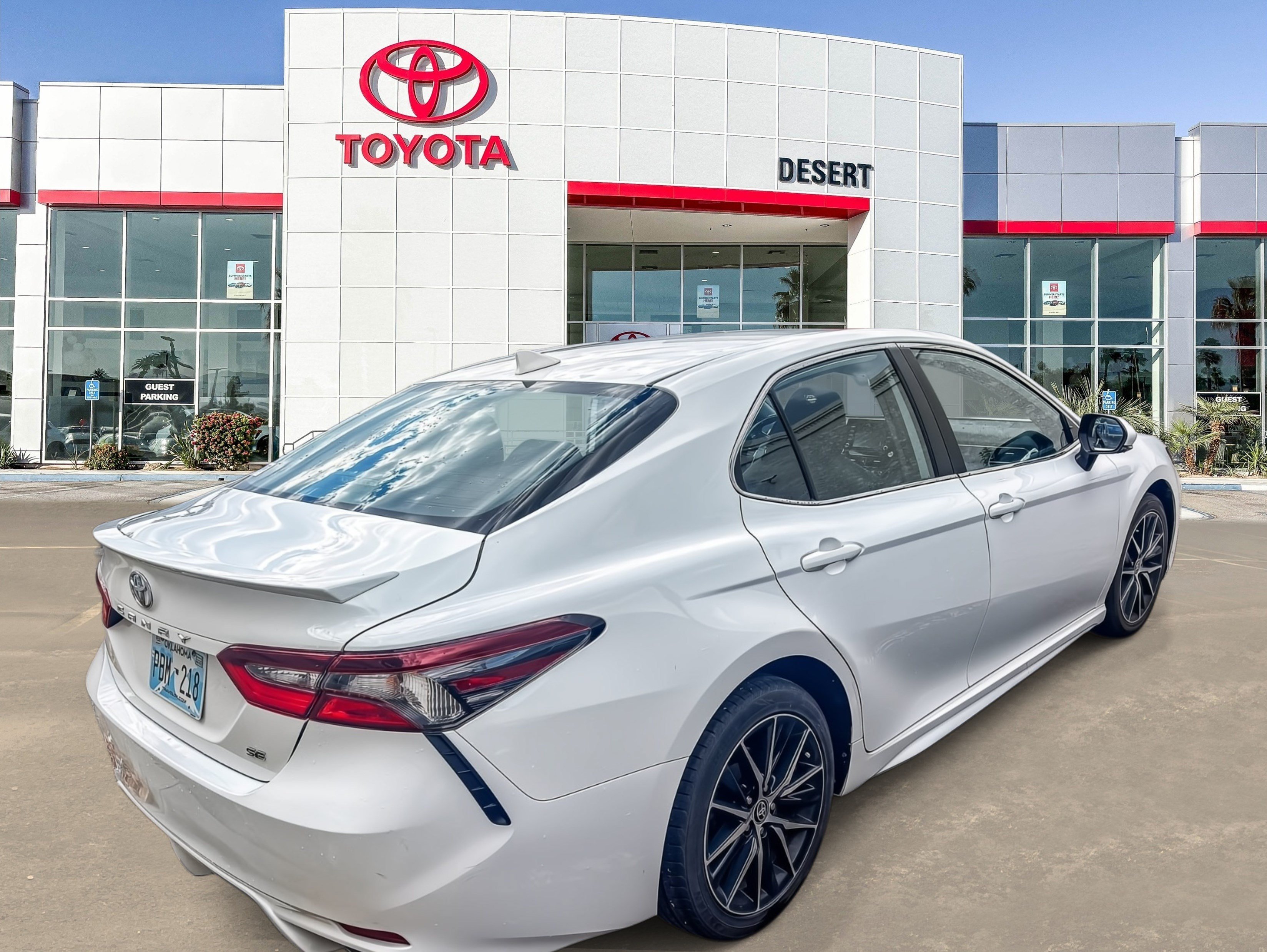 Used 2024 Ice Cap Toyota SE image 6