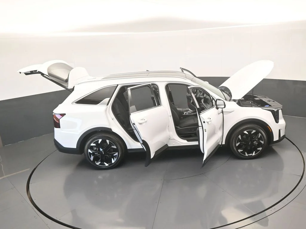 Used 2025 Glacial White Pearl Kia EX image 71