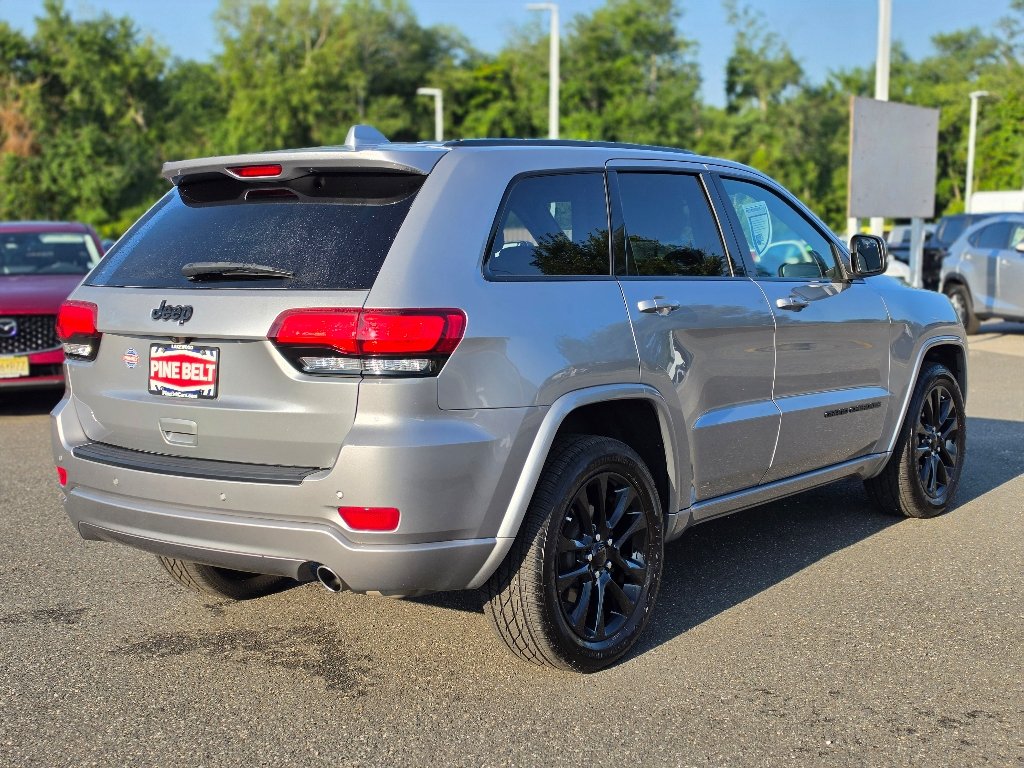Used 2021 Billet Silver Metallic Clear Coat Jeep Laredo X image 21