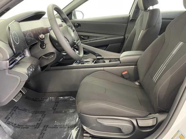2025 Hyundai Elantra Blue - Photo 14