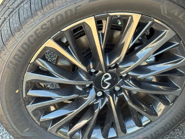 New 2027 2T DYNAMIC META INFINITI Autograph 4WD image 11