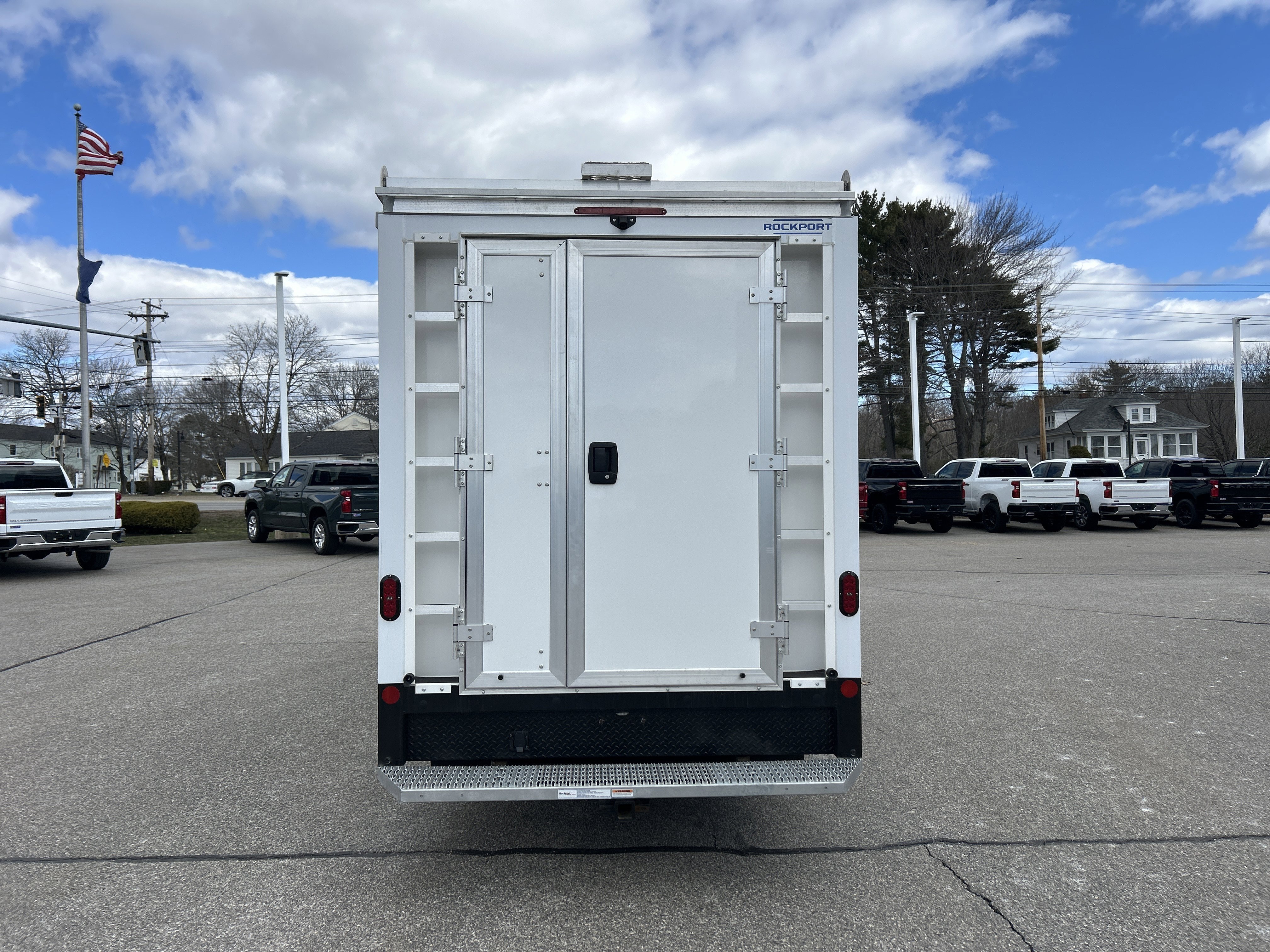 New 2026 Summit White Chevrolet 1WT image 4