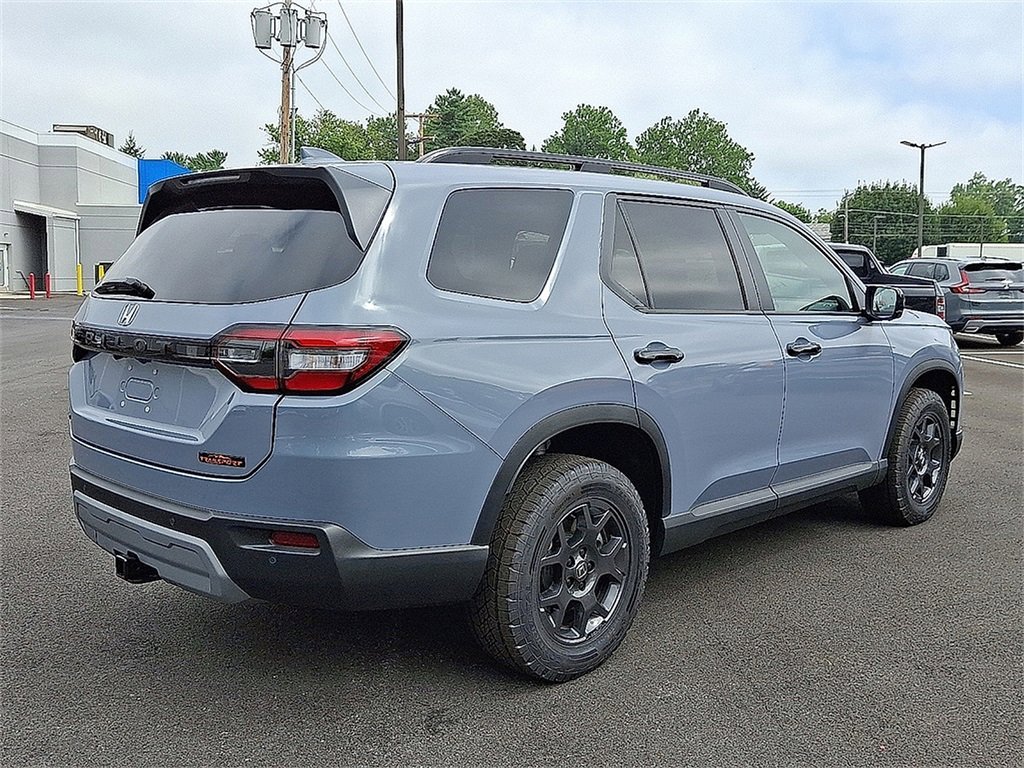 2025 Honda Pilot TrailSport photo 3