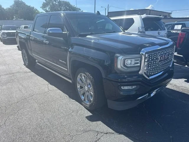Used 2018 ONYX BLACK GMC Denali image 2