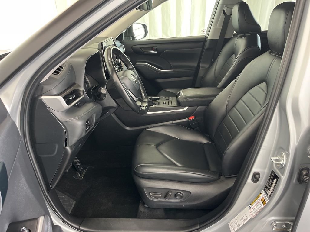 Used 2024 Gray Toyota XLE image 4