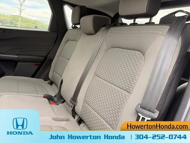 Used 2022 White Ford SE image 15