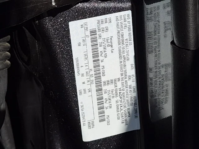 Used 2018 Gray Ford SE image 38