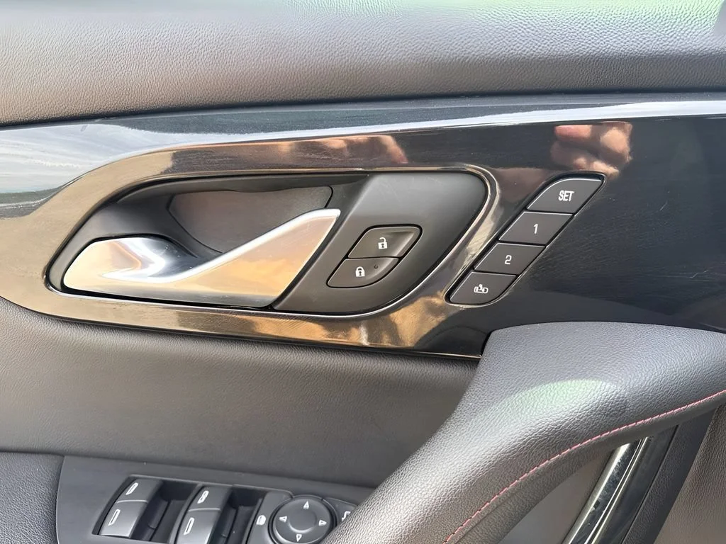 Used 2022 Iridescent Pearl Tricoat Chevrolet RS image 11