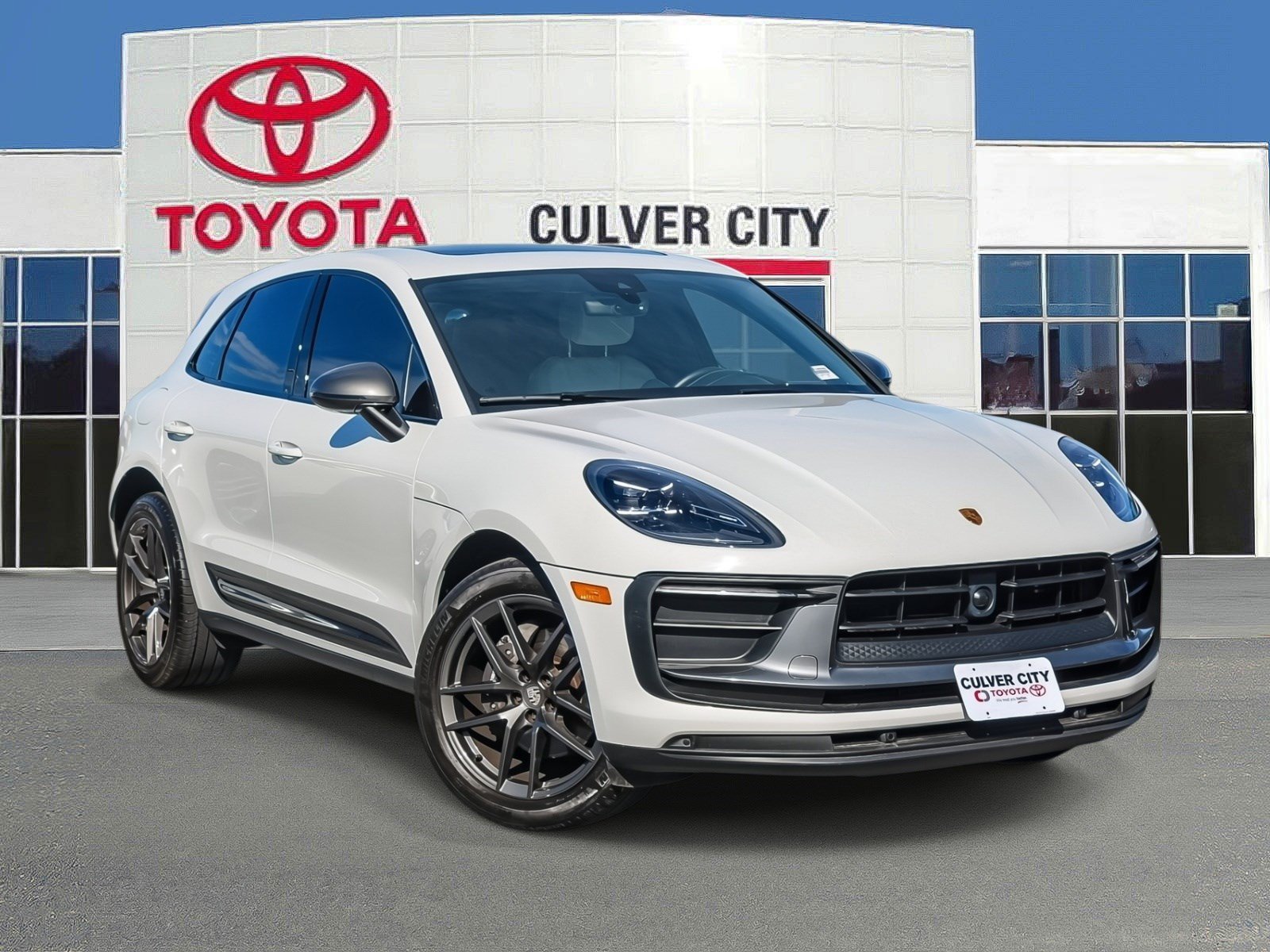 2023 Porsche Macan