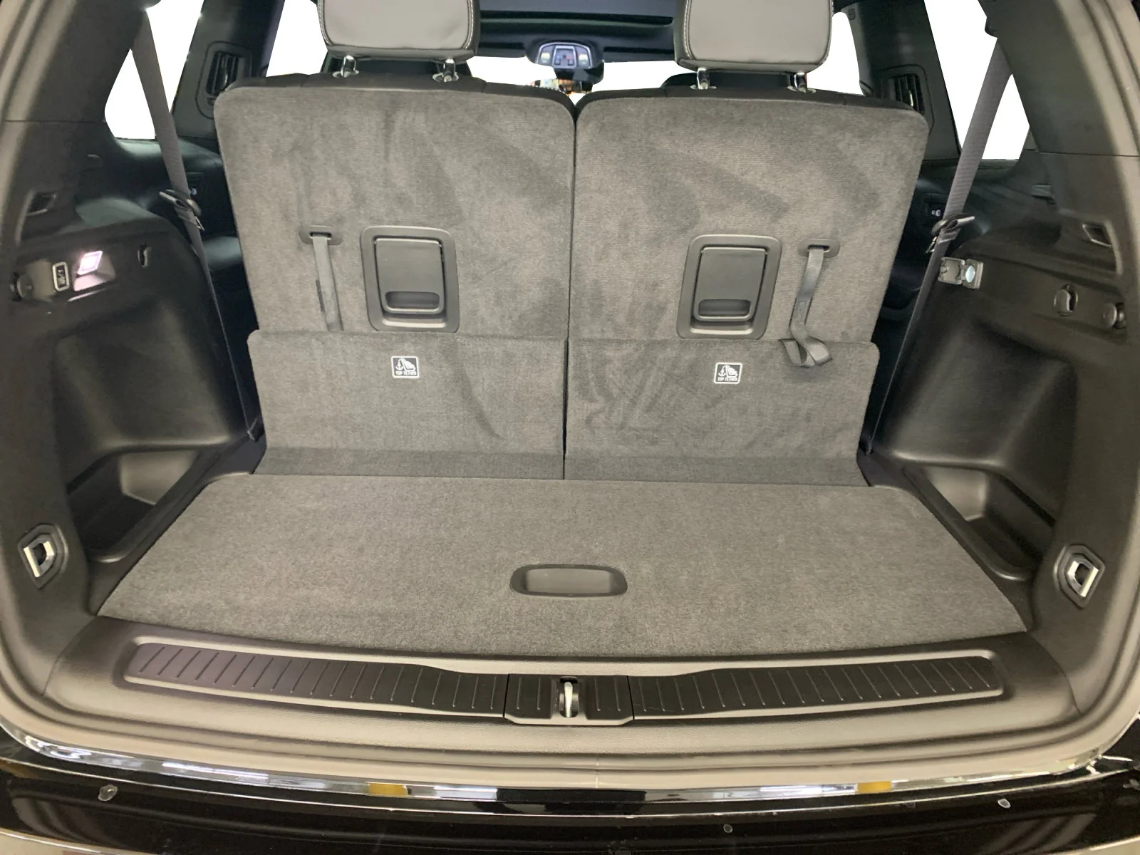 New 2026 Diamond Black Crystal Pearl Jeep Altitude image 19