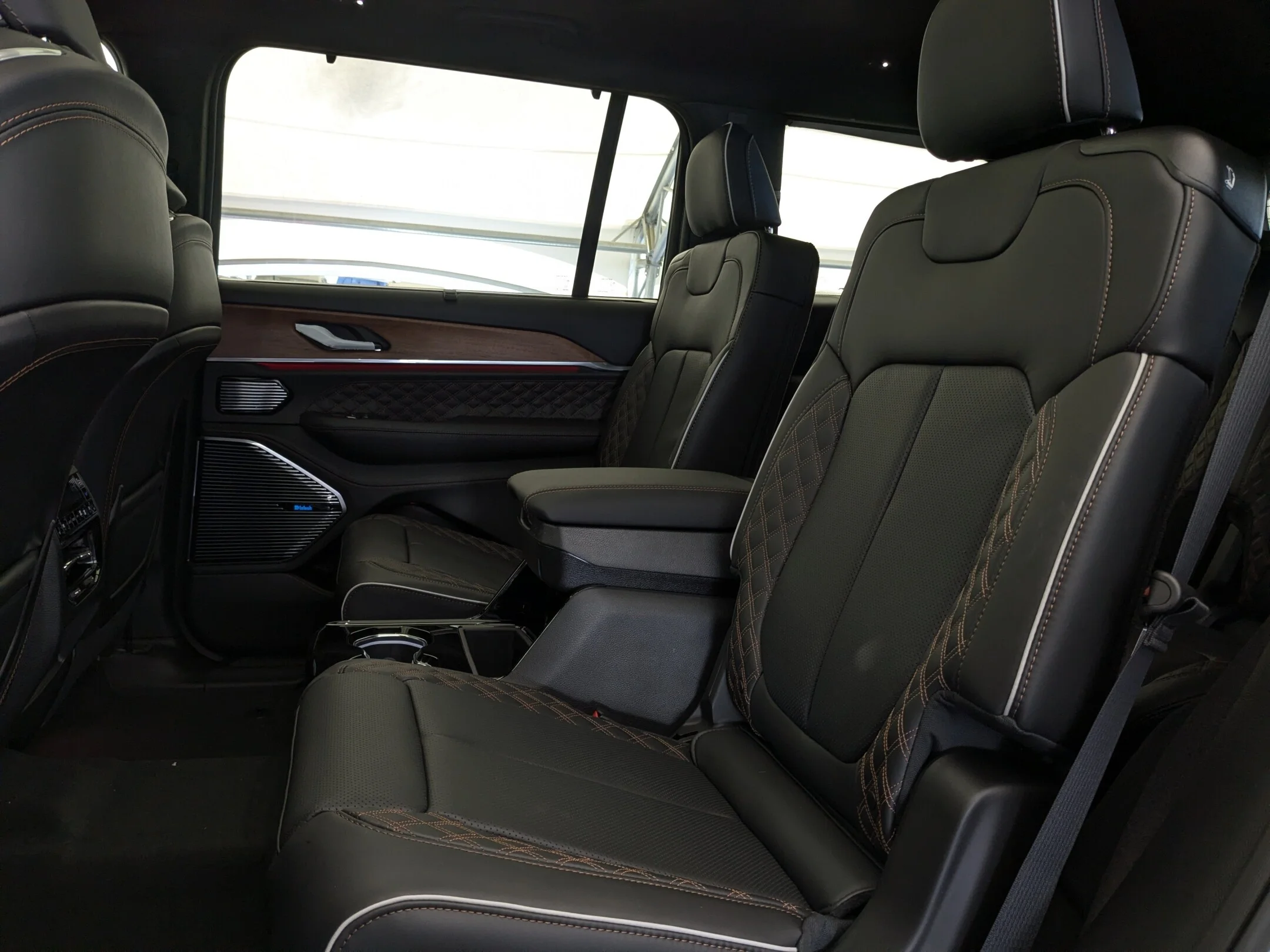 New 2026 White Jeep Summit - - Obsidian Pkg - Palermo Leather - Massage Seats - CommandView Pano Sunroof & More! image 33