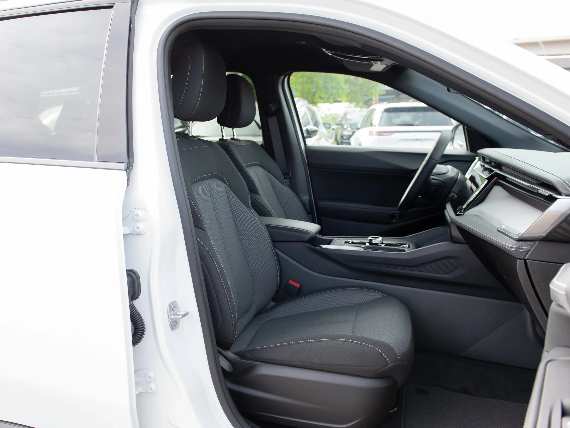 New 2026 White Jeep Laredo* 4x4 Hybrid, Heated Seats, Remote Start, Adaptive Cruise image 22