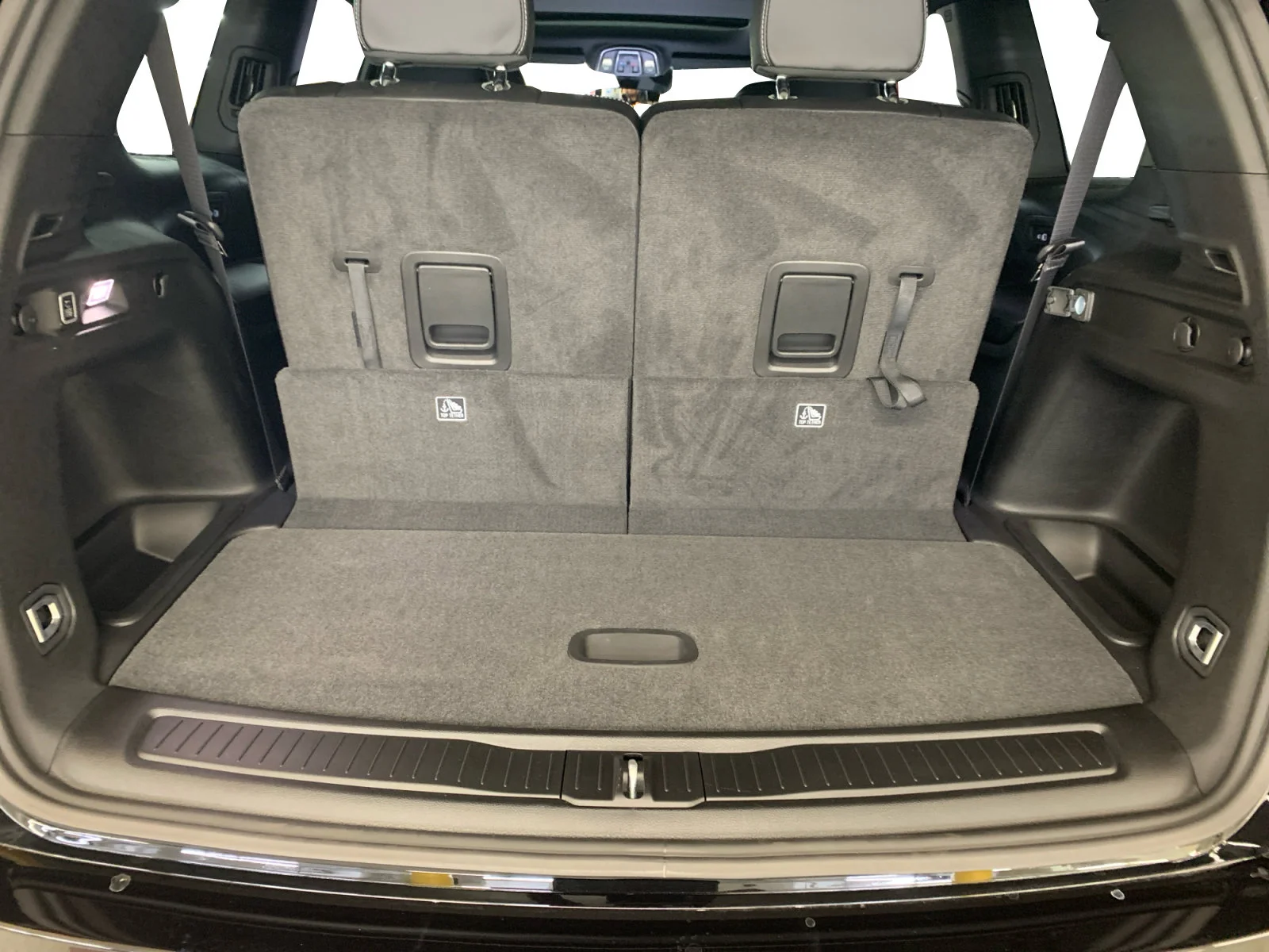 New 2026 Diamond Black Crystal Pearl Jeep Altitude image 19