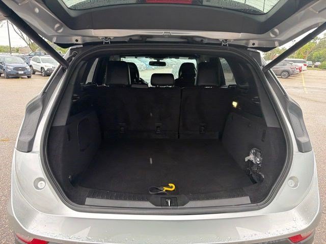 Used 2017 Ingot Silver Lincoln Premiere image 17