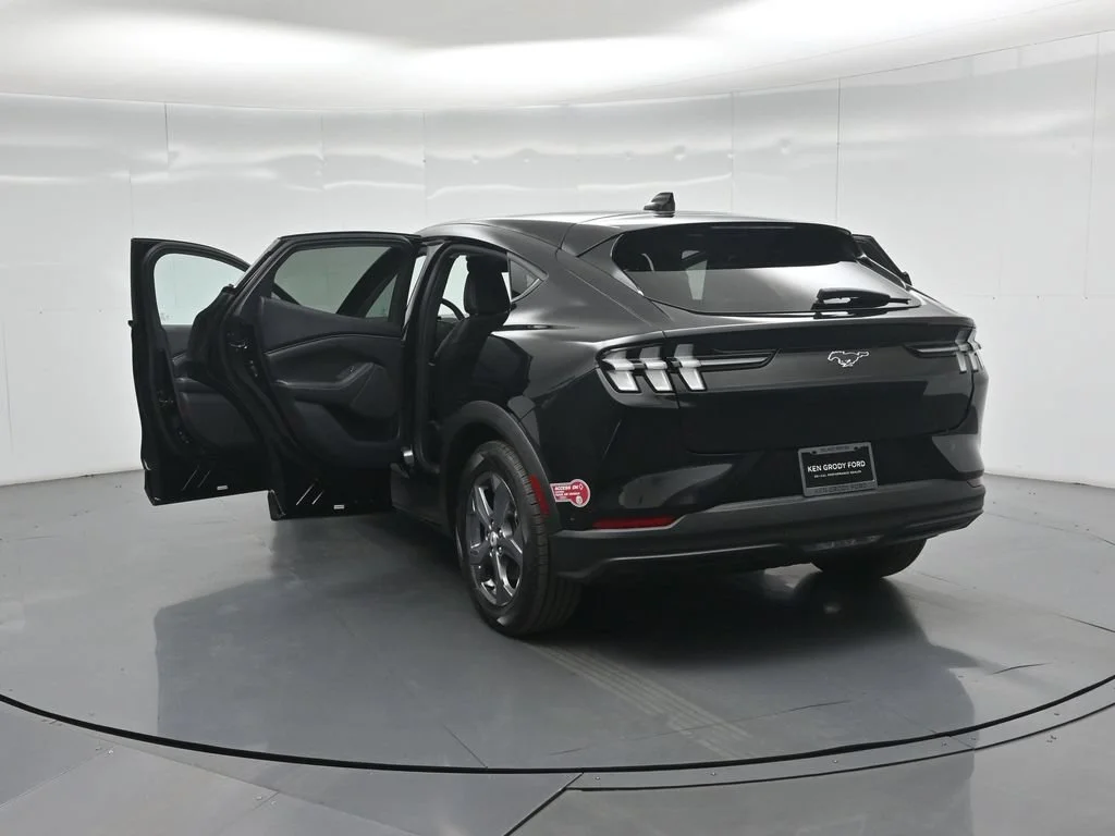 Certified Used 2023 Black Ford Select image 31