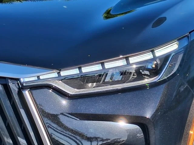 New 2027 MINERAL BLACK INFINITI Luxe FWD image 7