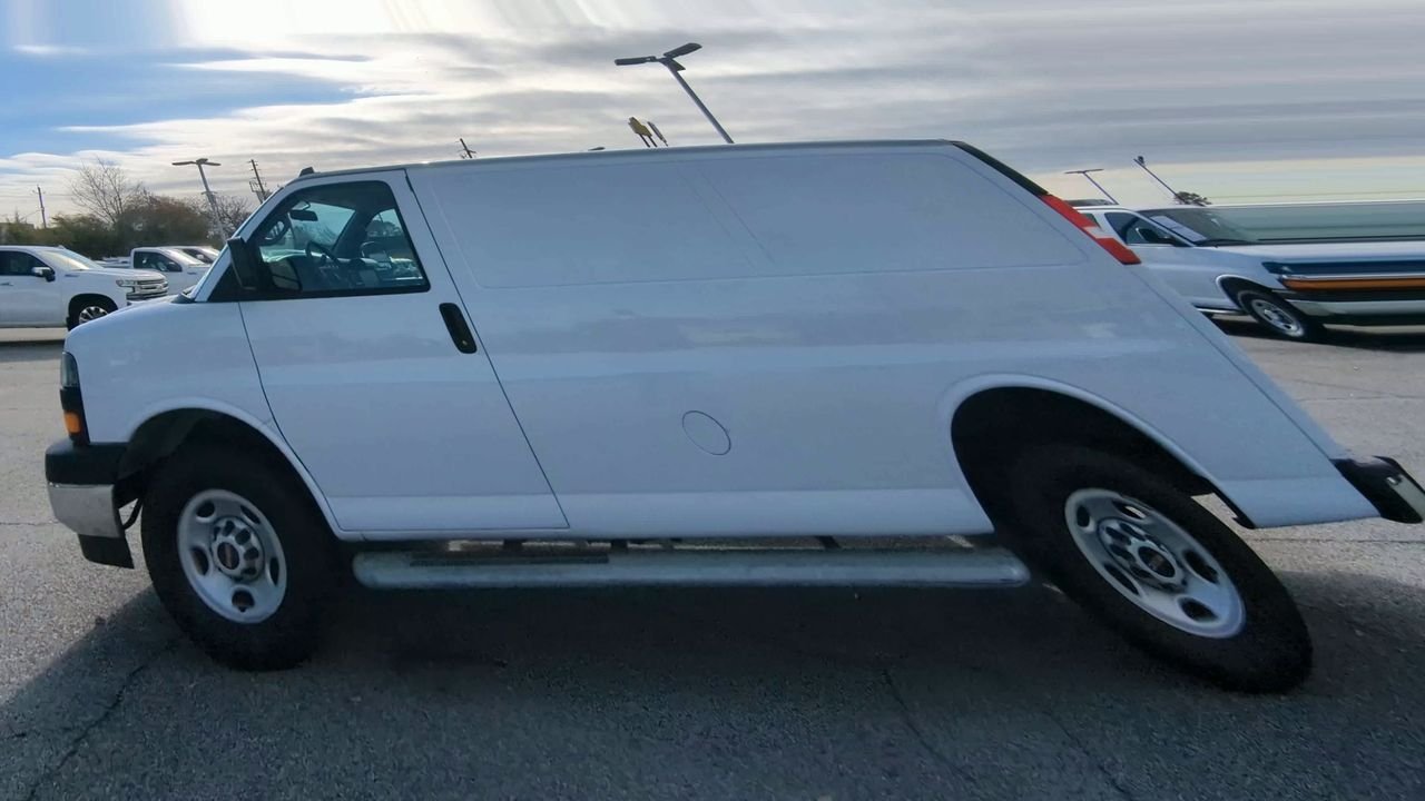 2024 GMC Savana Cargo Work Van - Photo 57