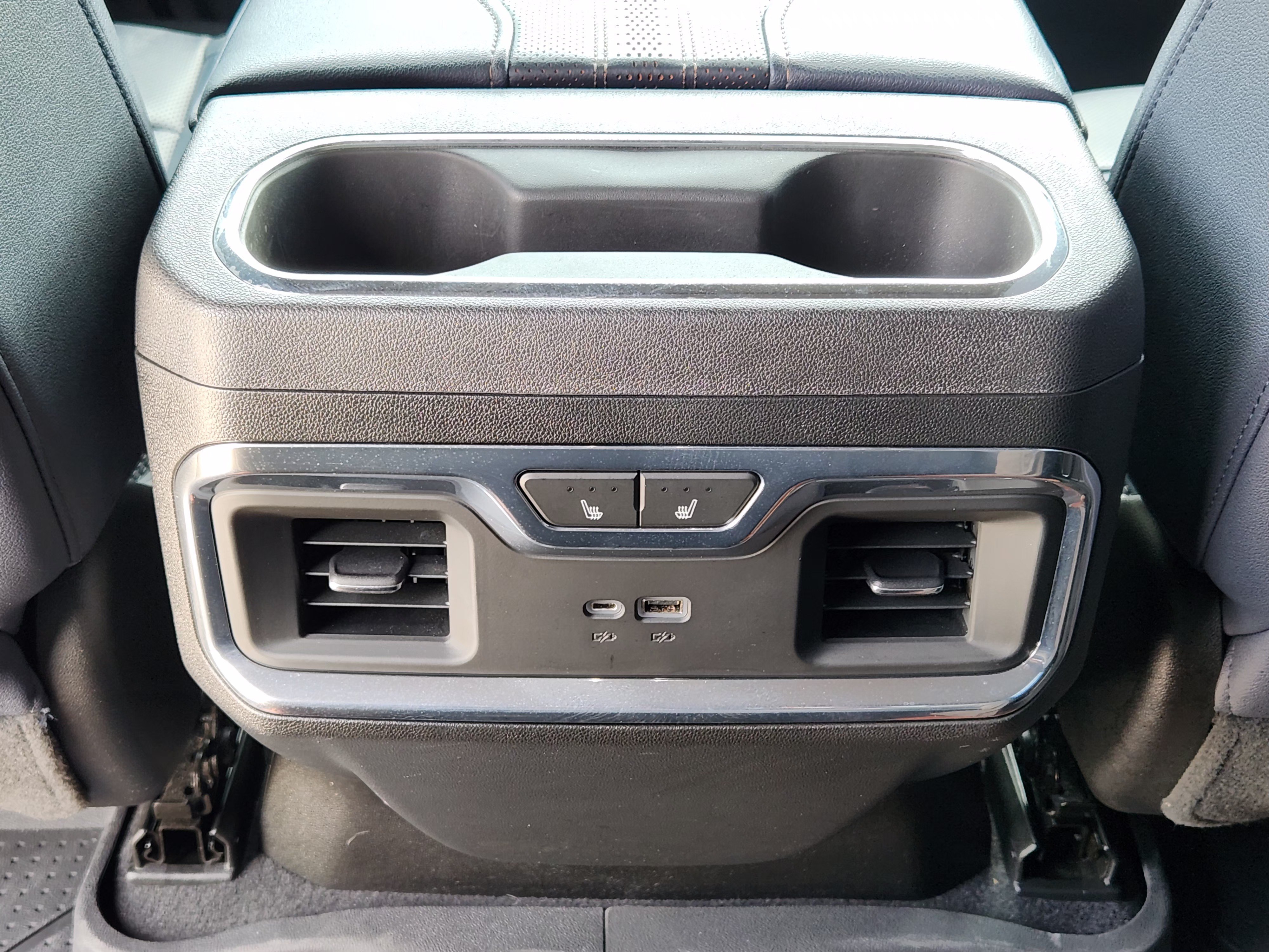 Used 2024 Sterling Gray Metallic Chevrolet High Country image 31