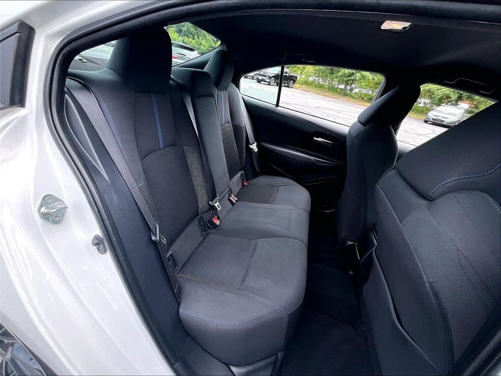 Used 2020 White Toyota SE image 15