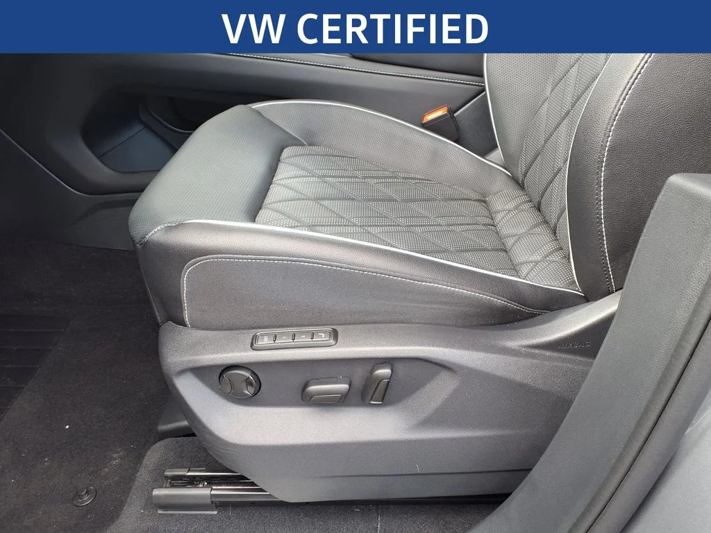 Certified Used 2025 Silver Mist Metallic Volkswagen 2.0T SEL Premium R-Line image 9
