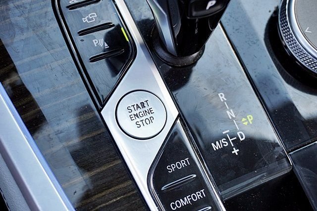 Used 2023 Gray BMW xDrive40i image 32