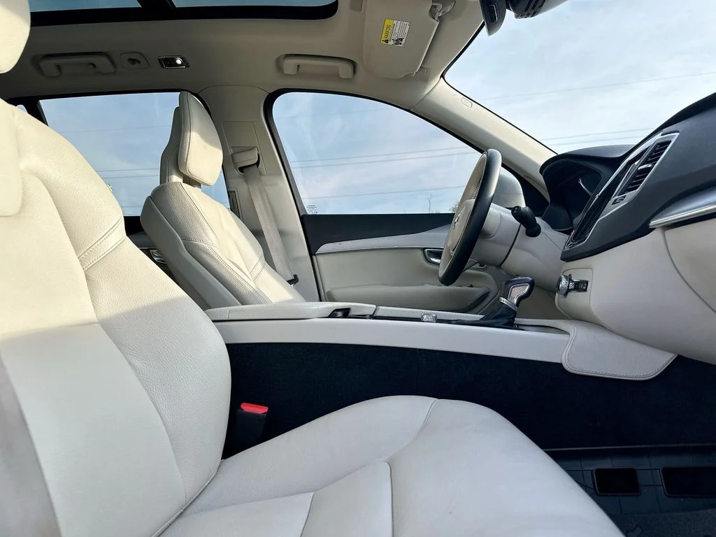 Used 2021 White Volvo T5 Momentum image 13