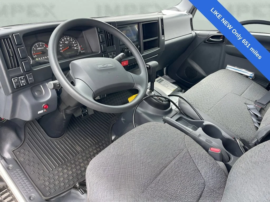 Used 2024 Arc White Chevrolet 1WT image 11