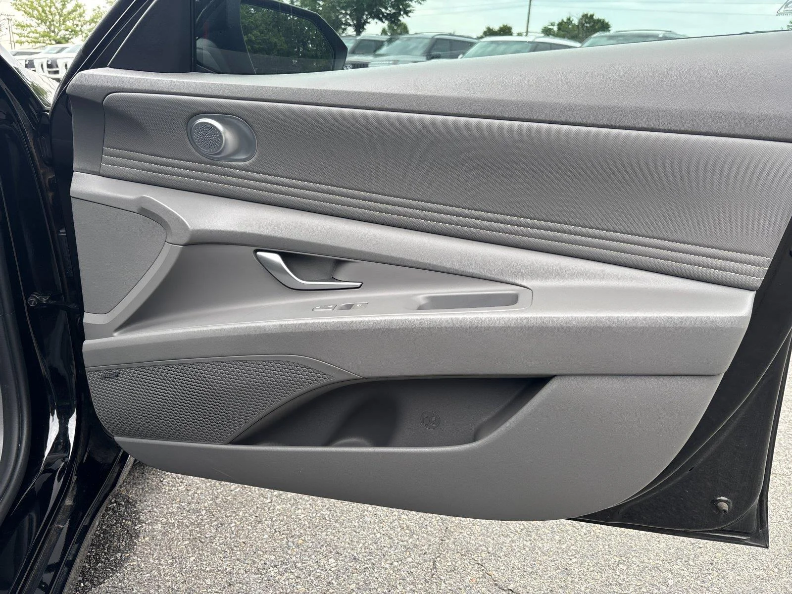 Used 2022 Phantom Black Hyundai SEL image 37