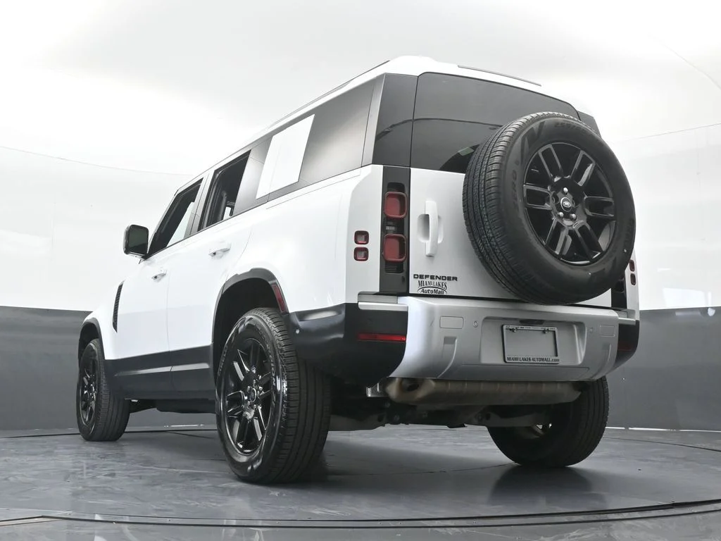 Used 2025 White Land Rover S image 75