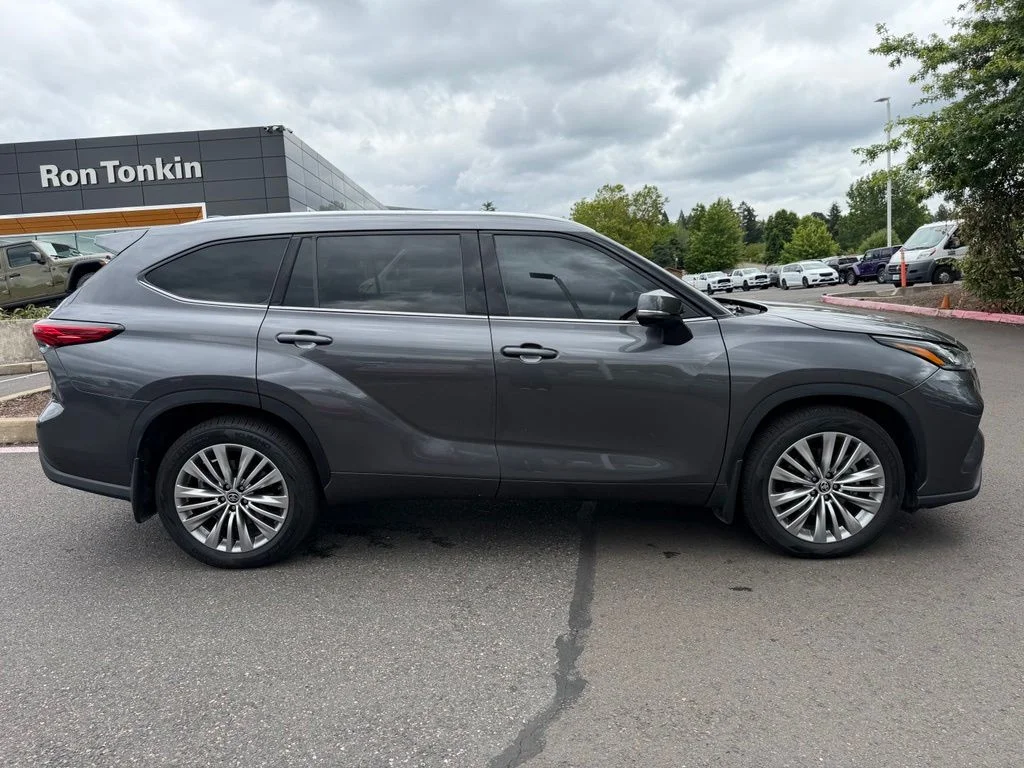 2022 Toyota Highlander Platinum - Photo 8
