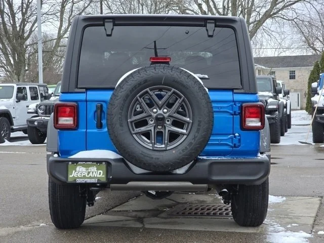New 2026 Hydro Blue Pearl Coat Jeep Sport S image 25