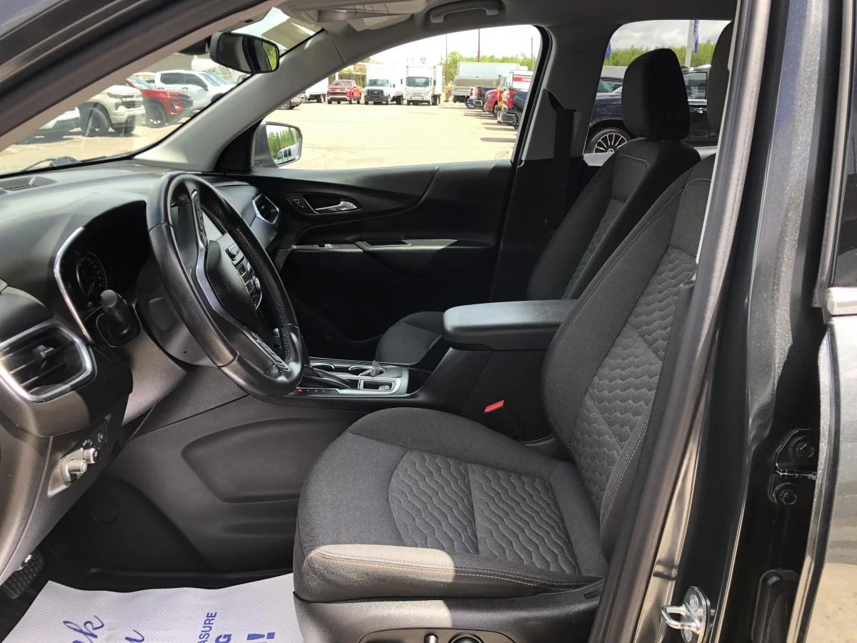 Used 2020 Grey Chevrolet Fwd 4dr Lt 1lt image 11