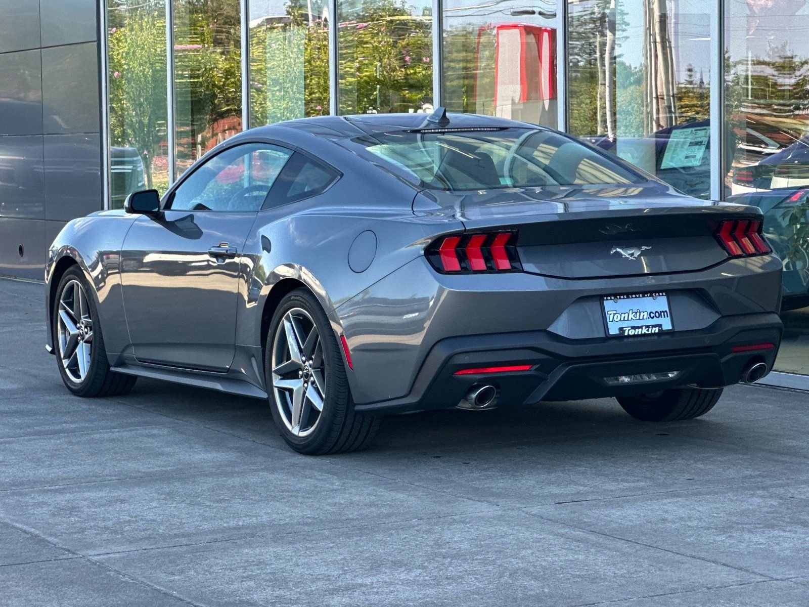 Used 2024 Gray Metallic Ford EcoBoost image 5