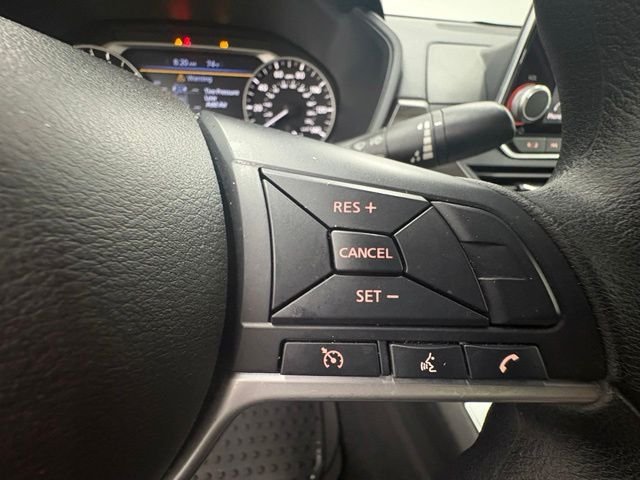 Used 2025 White Nissan 2.5 SV image 22