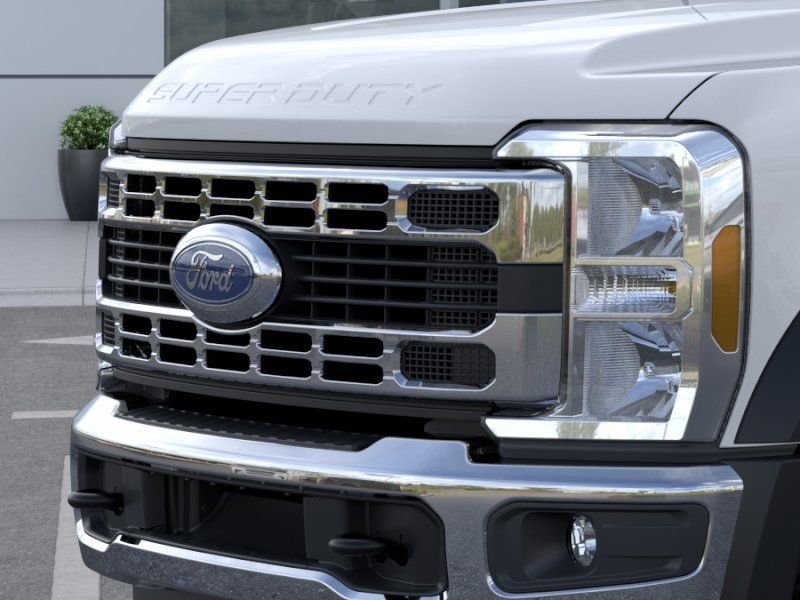New 2026 Oxford White Ford XL image 17